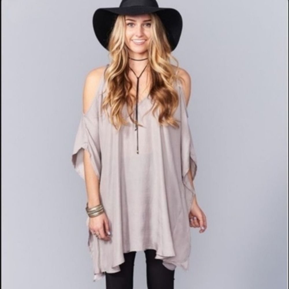 Show Me Your Mumu Peta-Boo Tunic in Silky Gray / Silver Size Small